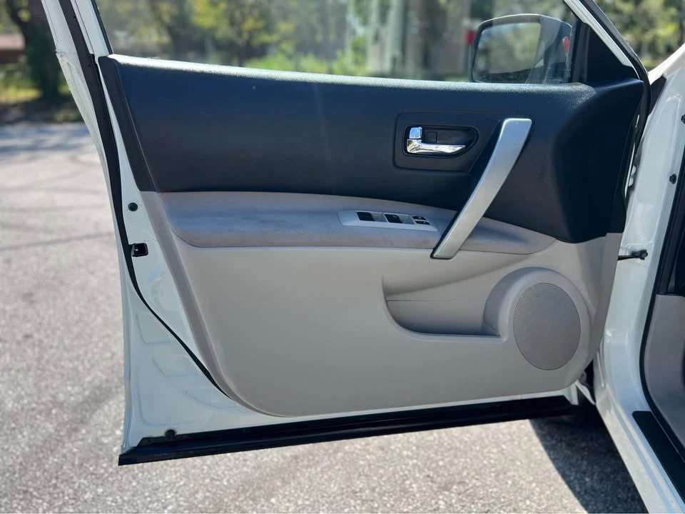 2015 Nissan Rogue - Image 13 of 16