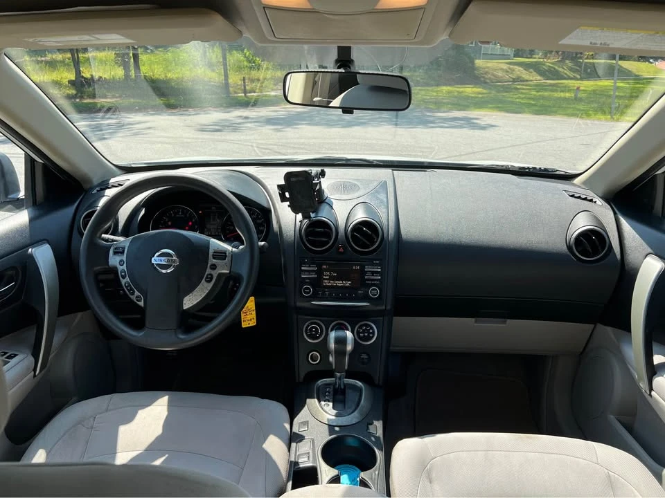 2015 Nissan Rogue - Image 9 of 16