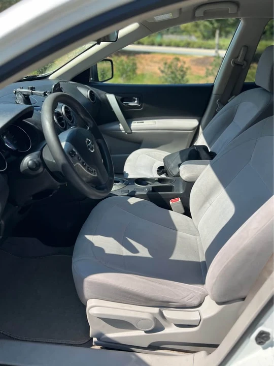 2015 Nissan Rogue - Image 10 of 16