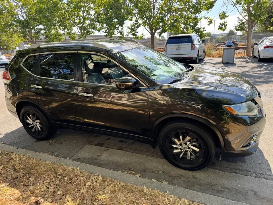 2015 Nissan Rogue - Image 4 of 13