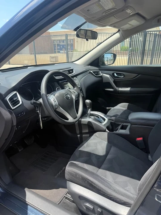 2015 Nissan Rogue - Image 4 of 5