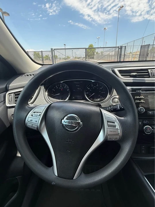 2015 Nissan Rogue - Image 5 of 5