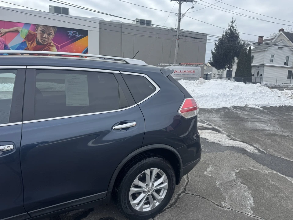 2015 Nissan Rogue - Image 11 of 21