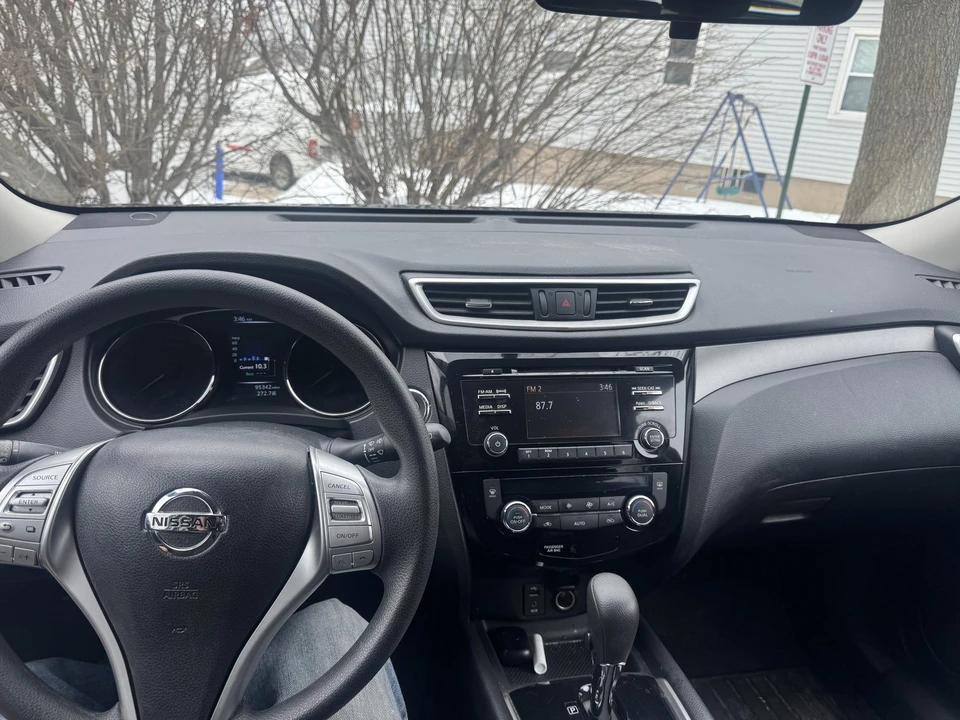 2015 Nissan Rogue - Image 15 of 21
