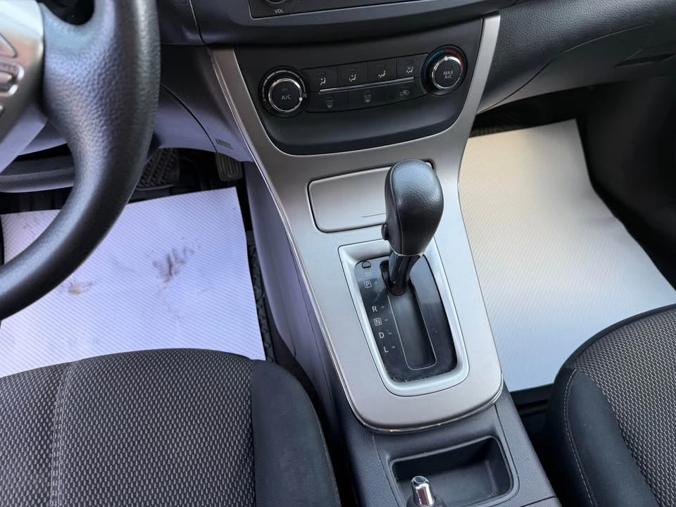2015 Nissan Sentra 7th Gen - Image 9 of 10