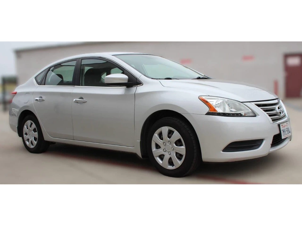 2015 Nissan Sentra 7th Gen - Image 11 of 31