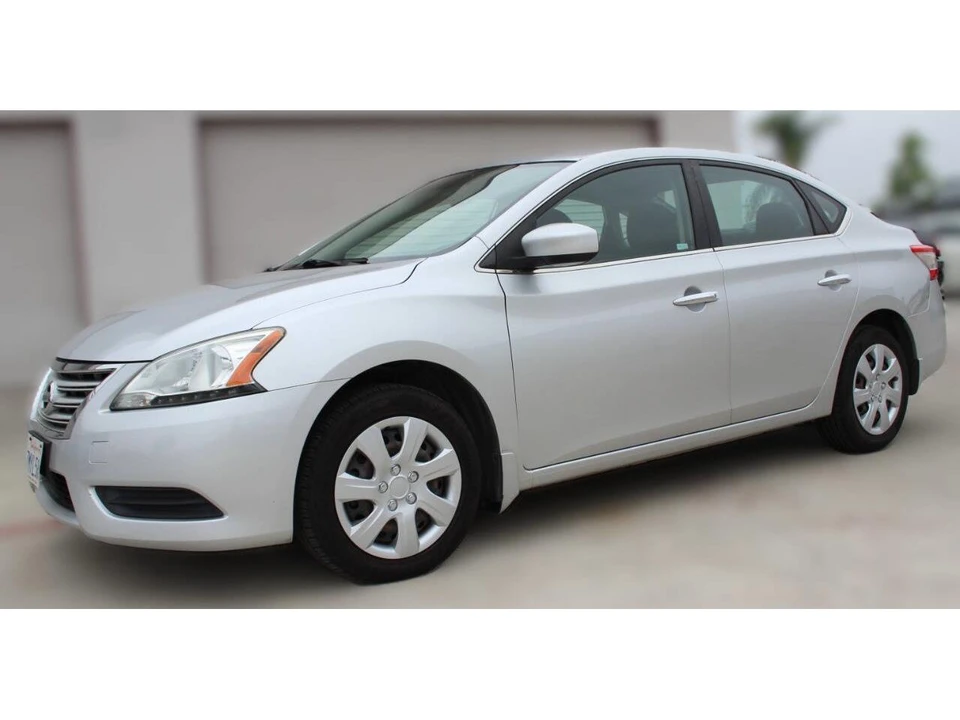 2015 Nissan Sentra 7th Gen - Image 3 of 31