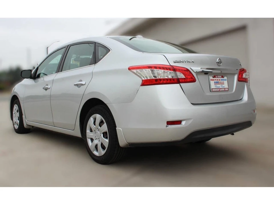 2015 Nissan Sentra 7th Gen - Image 6 of 31
