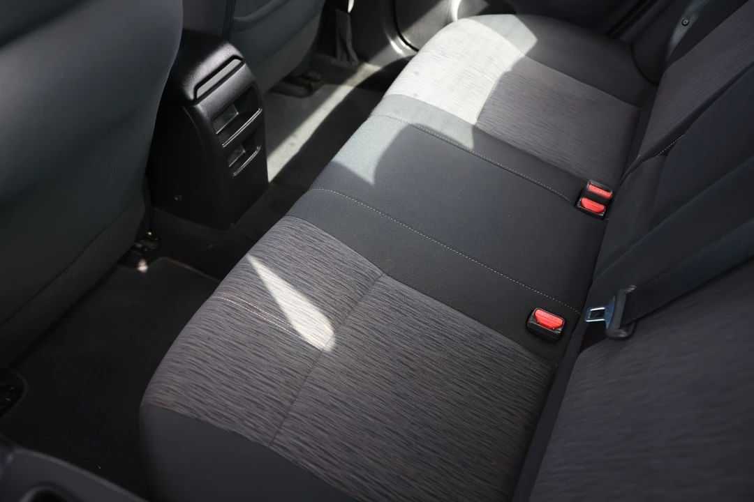 2015 Nissan Sentra 7th Gen - Image 10 of 12