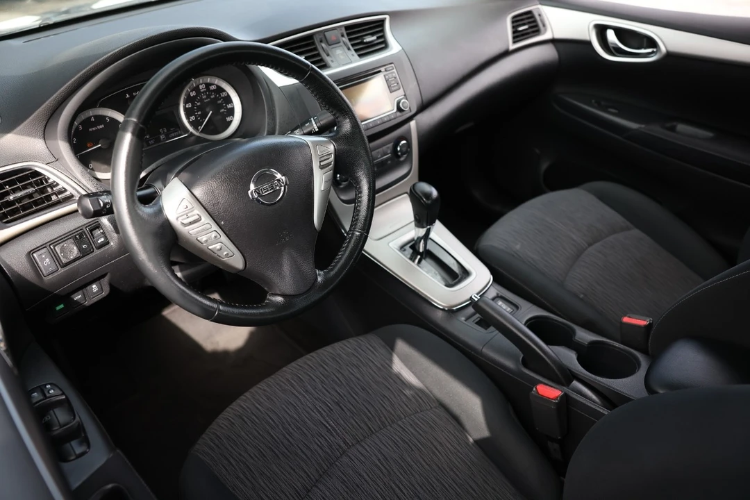 2015 Nissan Sentra 7th Gen - Image 4 of 12