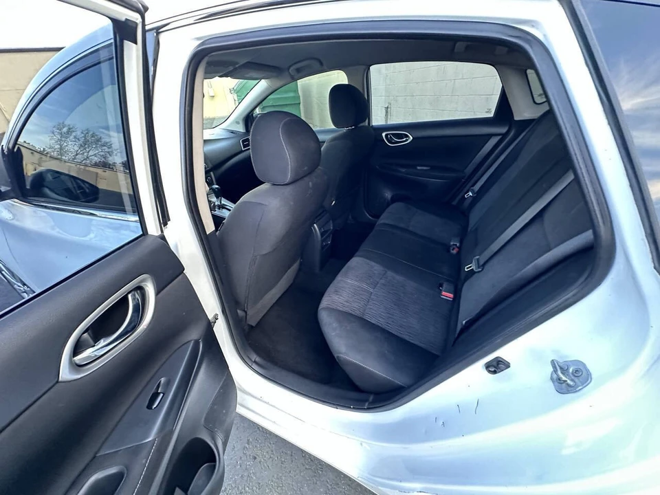 2015 Nissan Sentra 7th Gen - Image 13 of 20