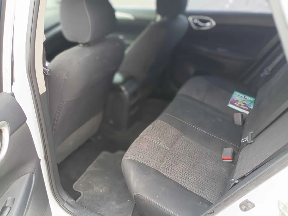2015 Nissan Sentra 7th Gen - Image 5 of 10