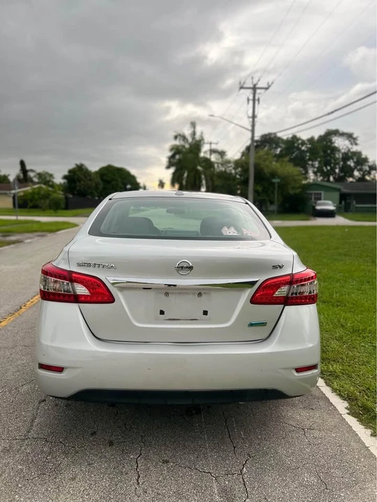 2015 Nissan Sentra 7th Gen - Image 5 of 14