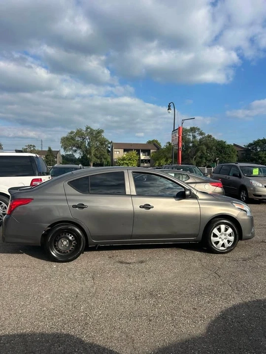 2015 Nissan Versa - Image 13 of 19