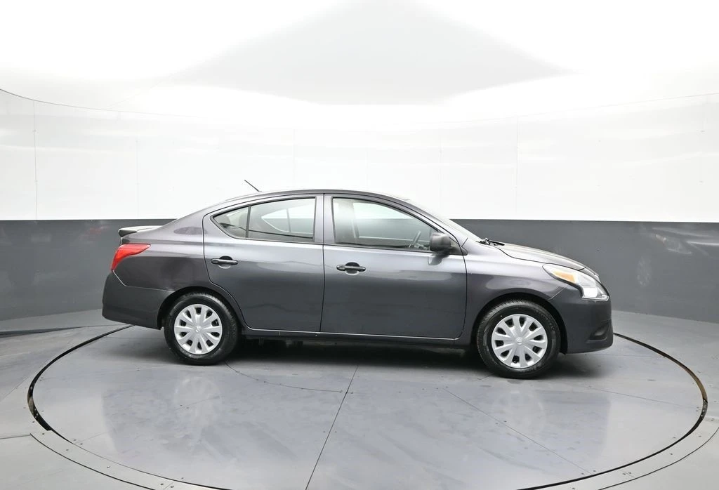 2015 Nissan Versa - Image 5 of 12