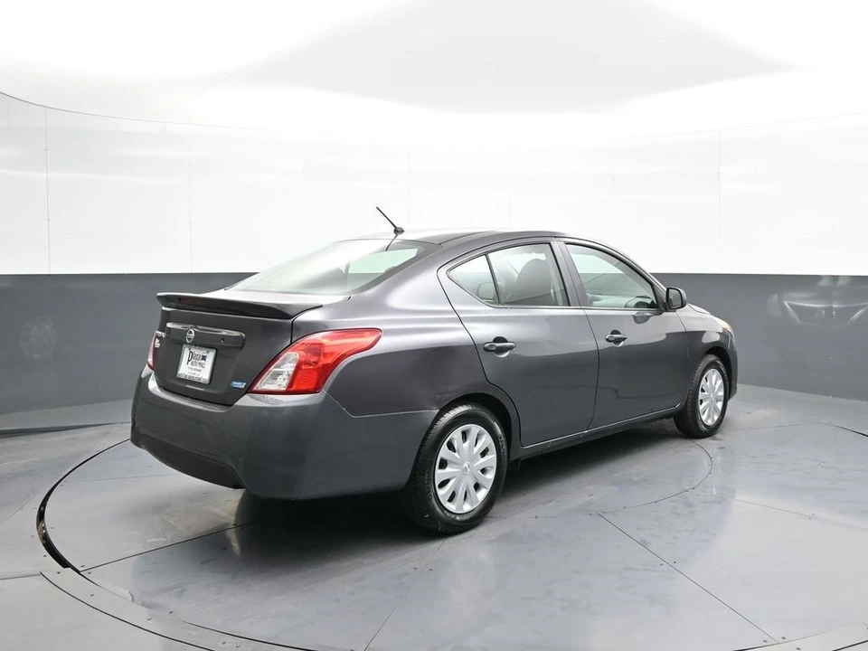 2015 Nissan Versa - Image 6 of 12