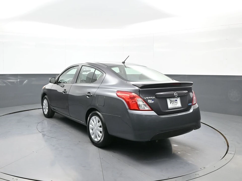 2015 Nissan Versa - Image 8 of 12