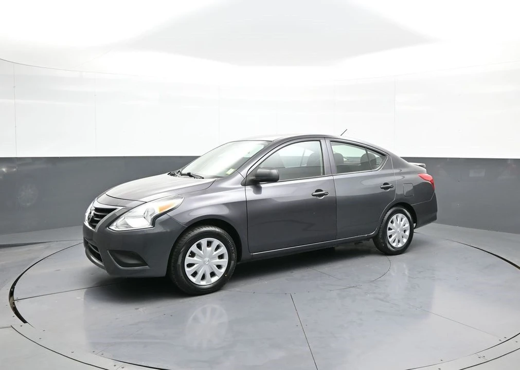 2015 Nissan Versa - Image 10 of 12