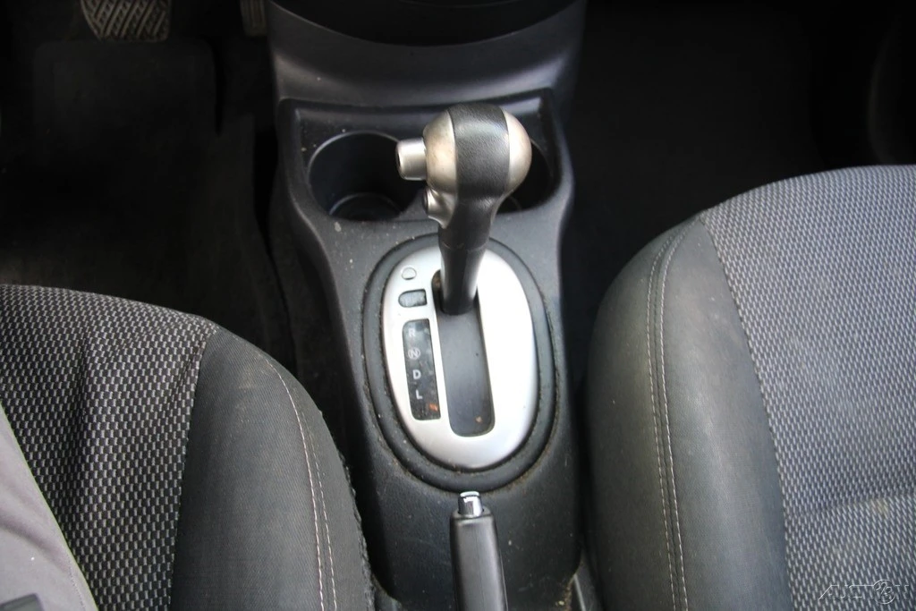 2015 Nissan Versa - Image 18 of 21
