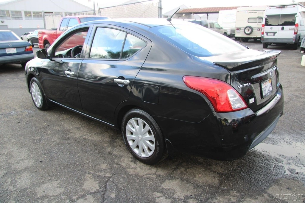 2015 Nissan Versa - Image 4 of 21