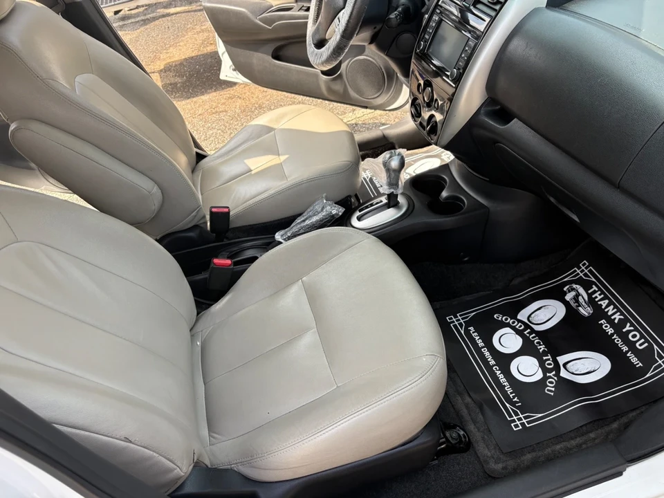 2015 Nissan Versa - Image 13 of 18