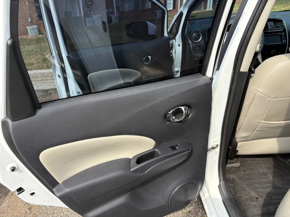 2015 Nissan Versa - Image 8 of 18