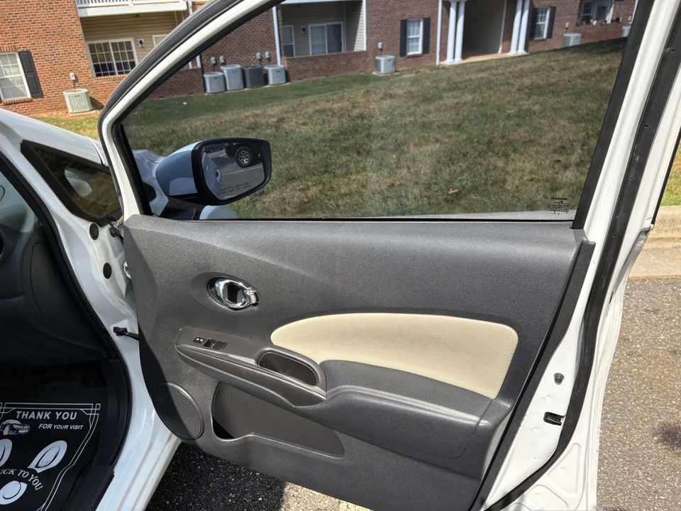 2015 Nissan Versa - Image 12 of 18