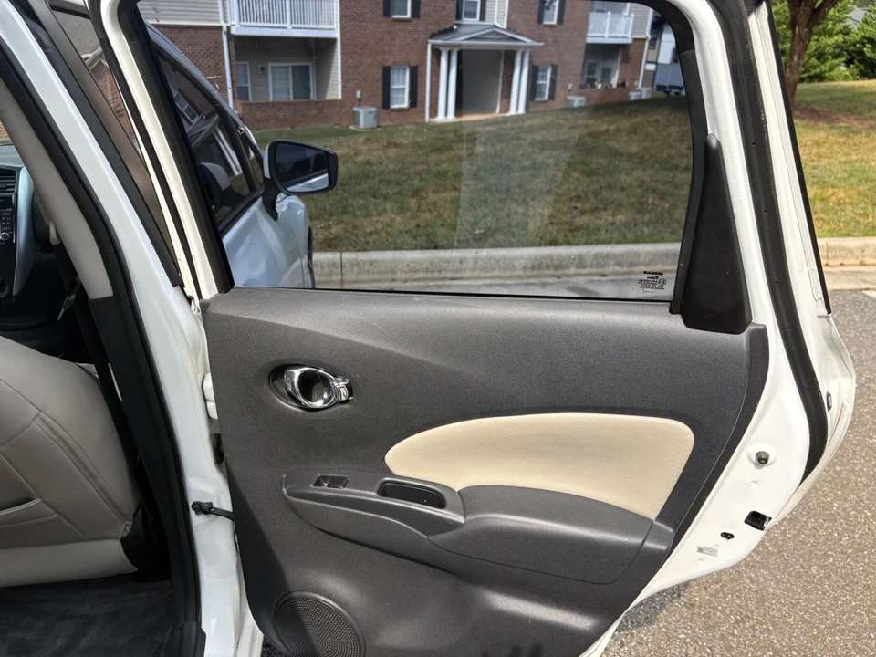 2015 Nissan Versa - Image 10 of 18
