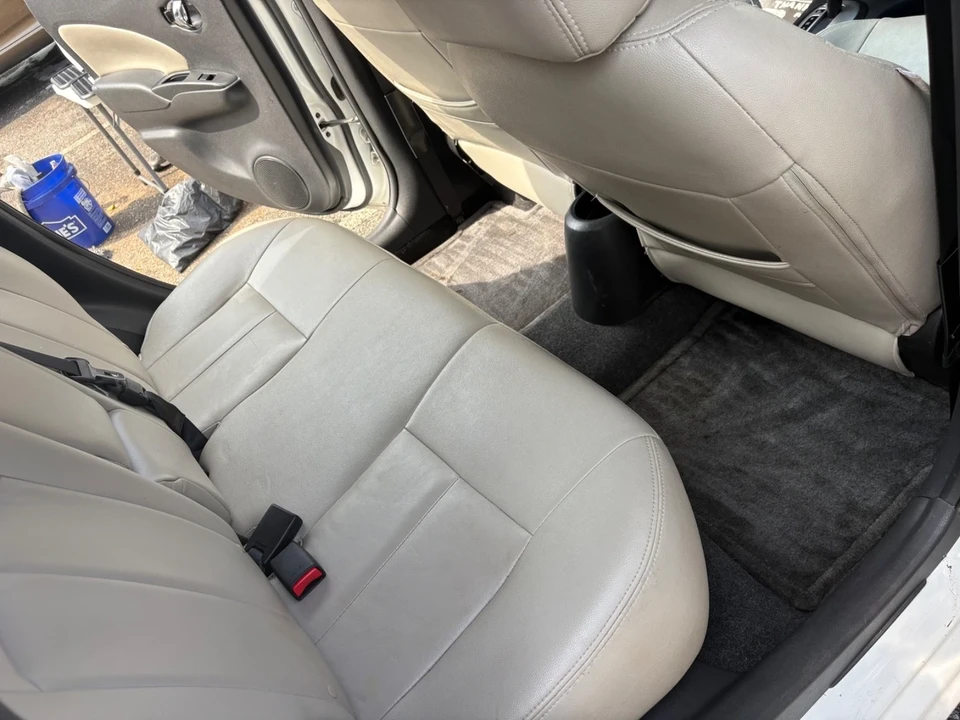 2015 Nissan Versa - Image 11 of 18