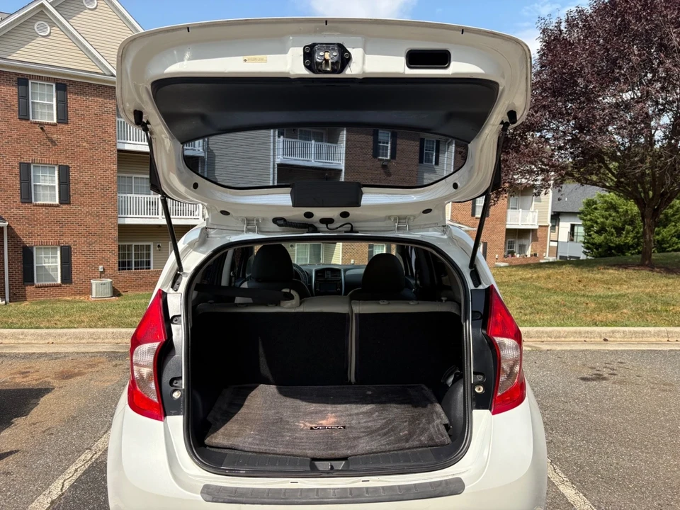 2015 Nissan Versa - Image 17 of 18