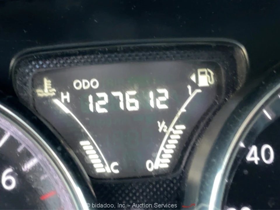 2015 Nissan Versa - Image 9 of 12