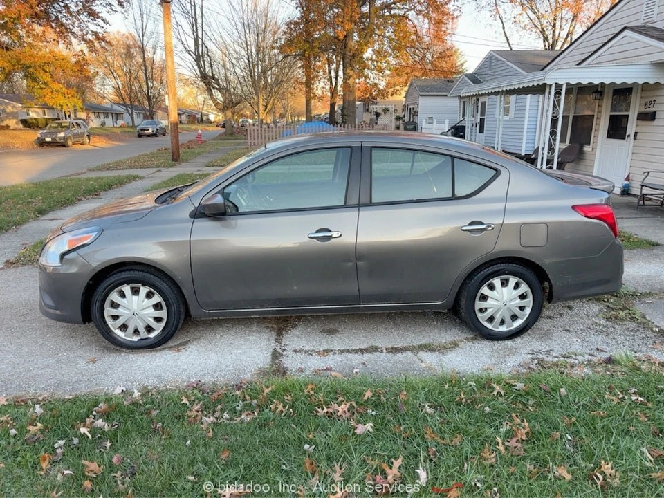 2015 Nissan Versa - Image 5 of 12