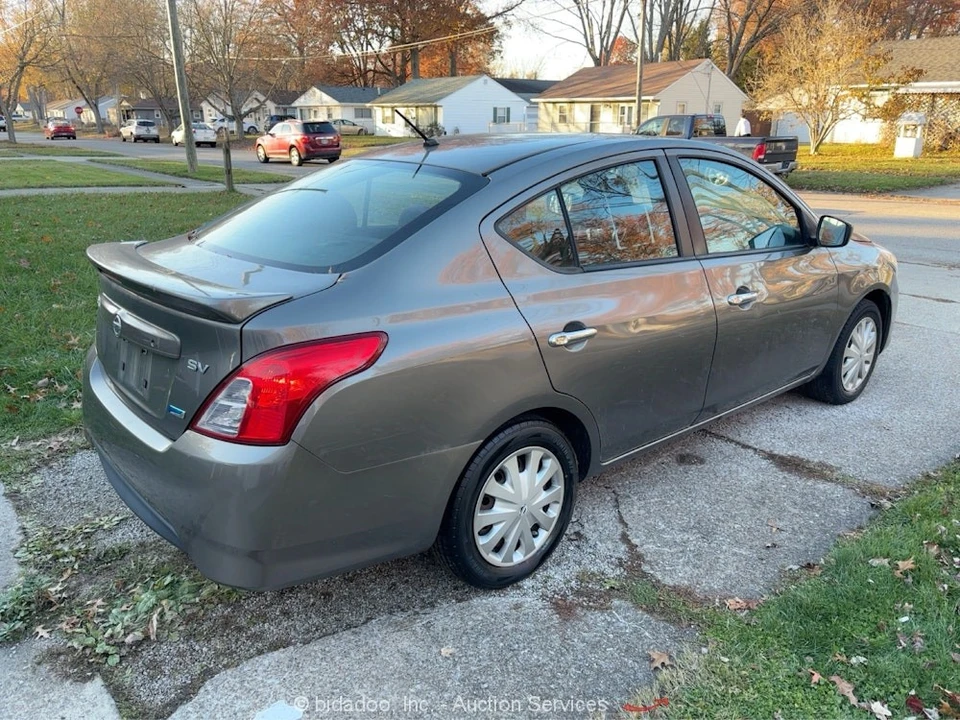 2015 Nissan Versa - Image 4 of 12