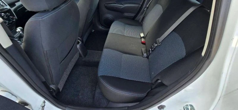 2015 Nissan Versa - Image 7 of 7