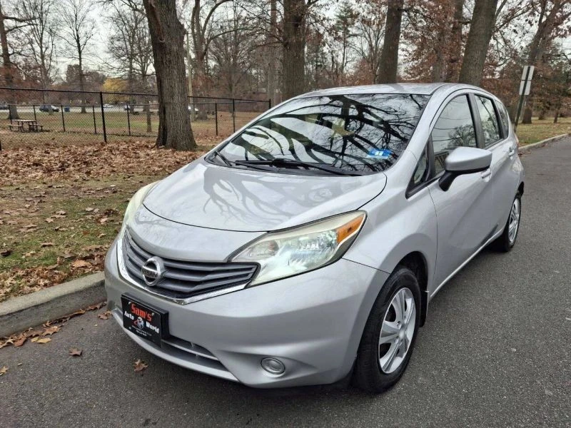 2015 Nissan Versa - Image 10 of 12