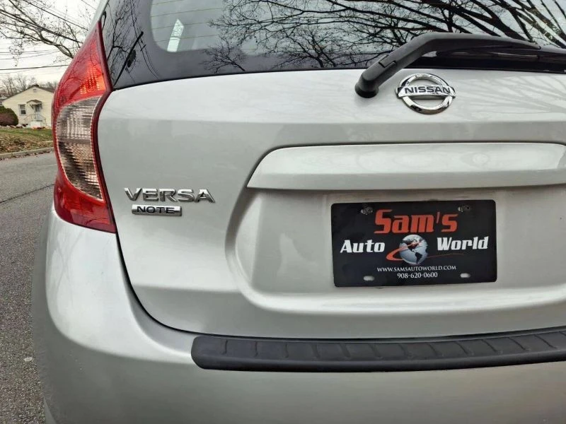 2015 Nissan Versa - Image 11 of 12