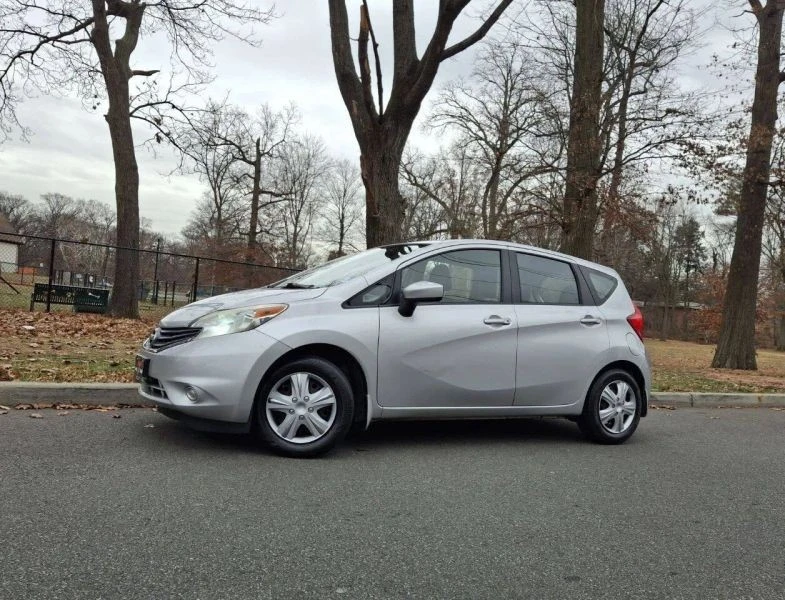 2015 Nissan Versa - Image 2 of 12