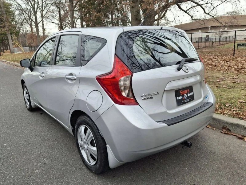2015 Nissan Versa - Image 9 of 12