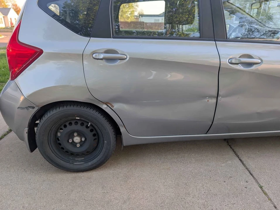 2015 Nissan Versa - Image 4 of 7