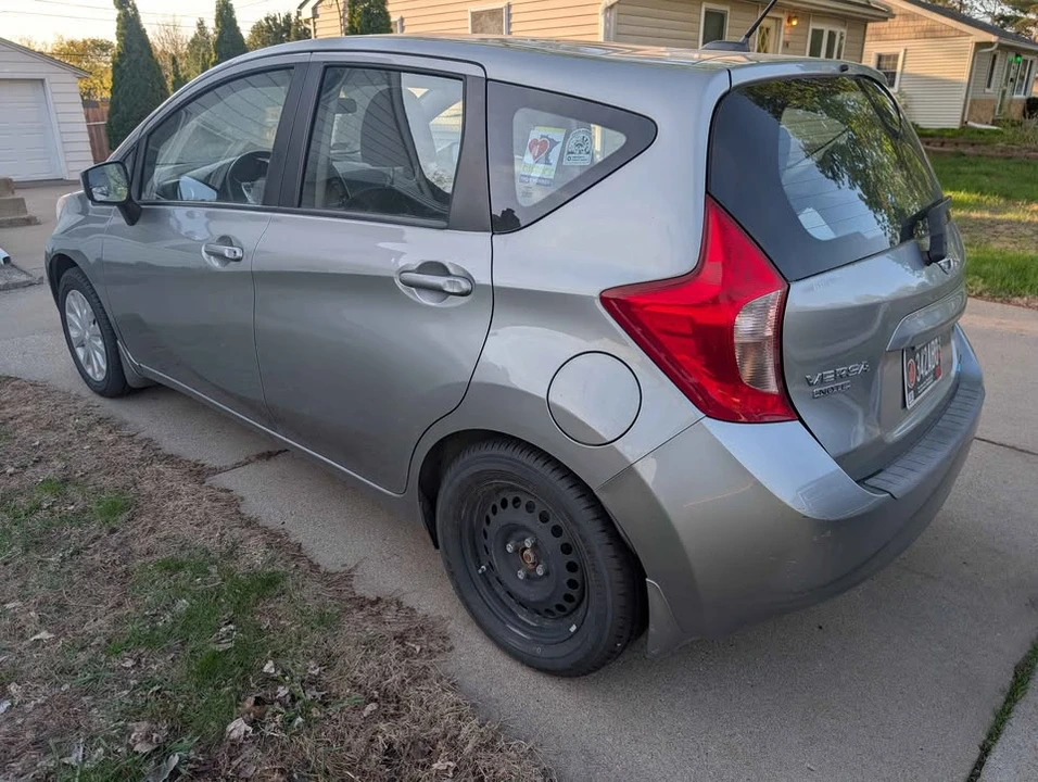 2015 Nissan Versa - Image 6 of 7