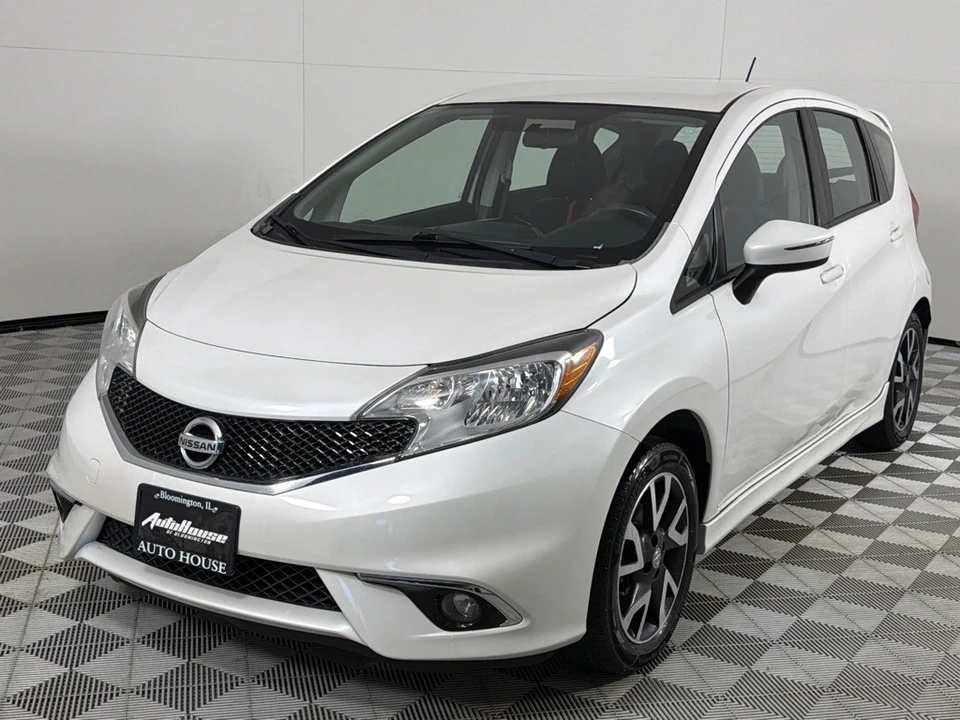 2015 Nissan Versa - Image 10 of 21