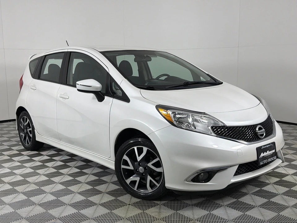 2015 Nissan Versa - Image 2 of 21