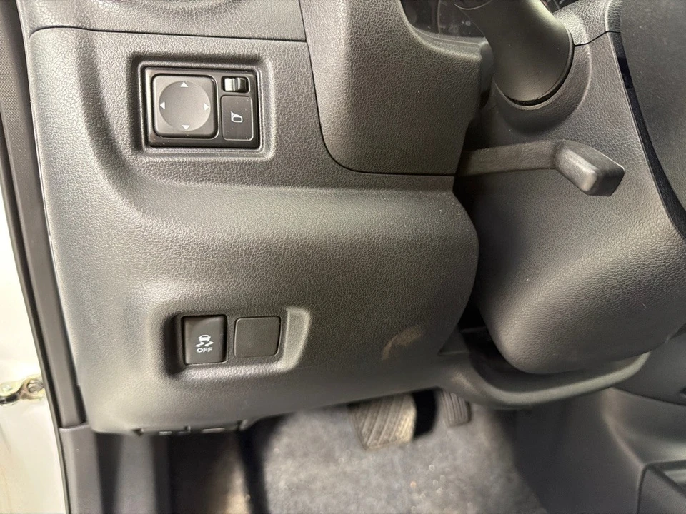2015 Nissan Versa - Image 14 of 21