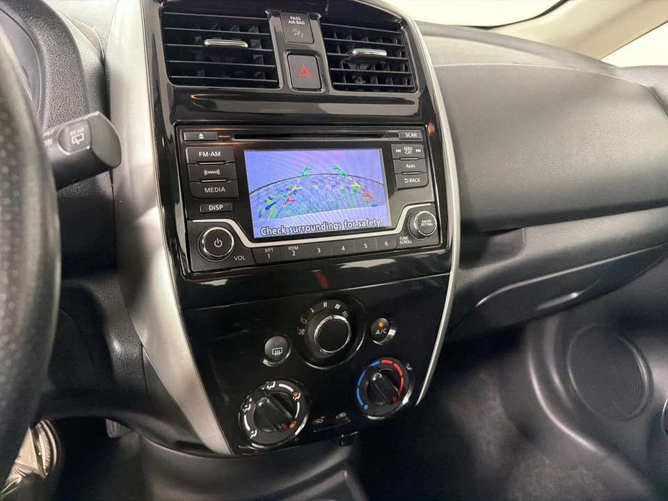 2015 Nissan Versa - Image 17 of 21