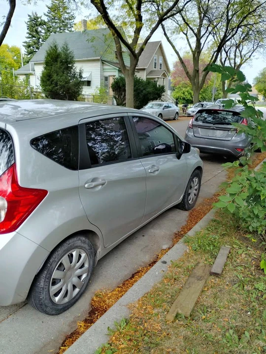 2015 Nissan Versa - Image 3 of 5