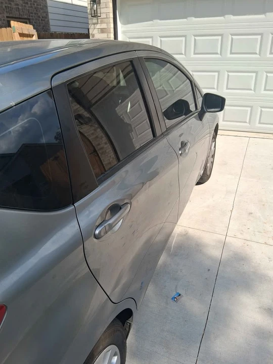 2015 Nissan Versa - Image 3 of 4