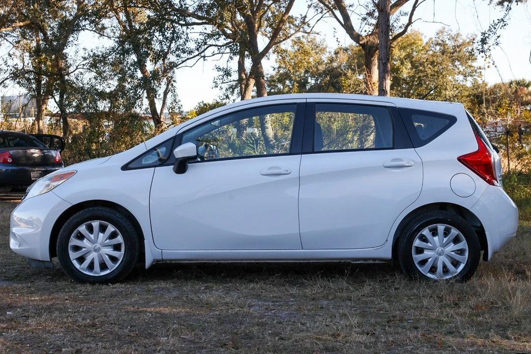 2015 Nissan Versa - Image 3 of 12