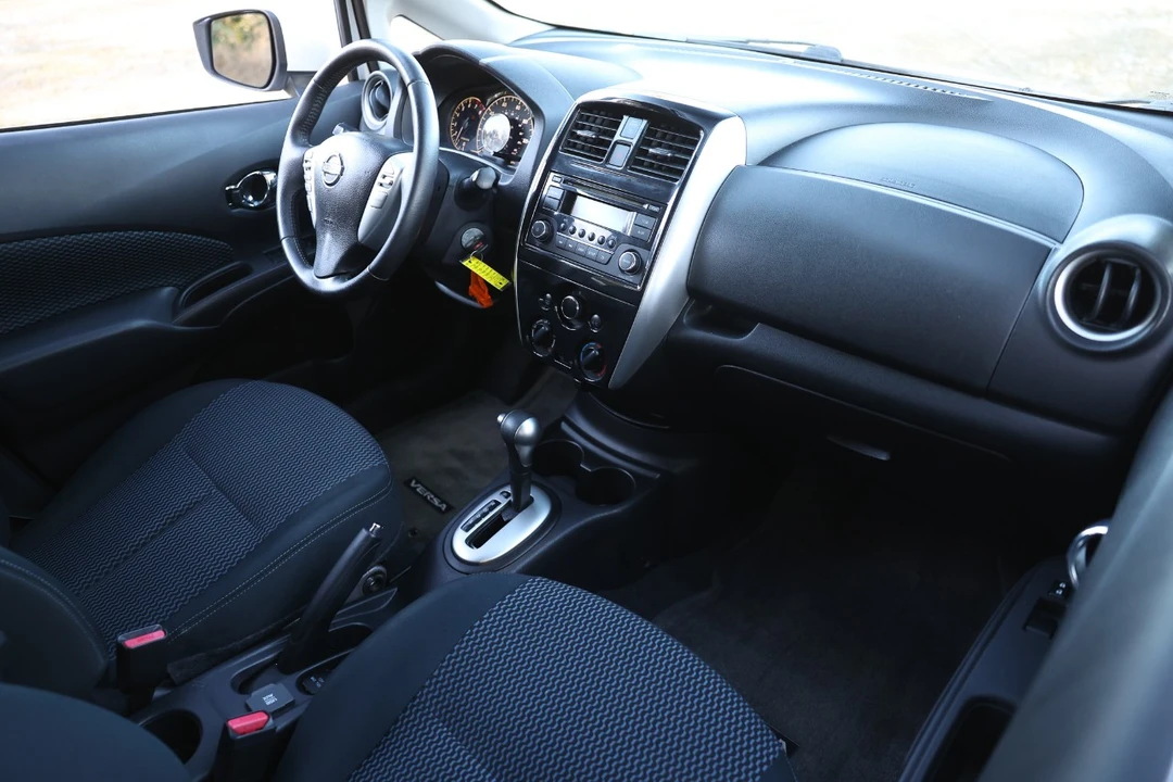2015 Nissan Versa - Image 16 of 21
