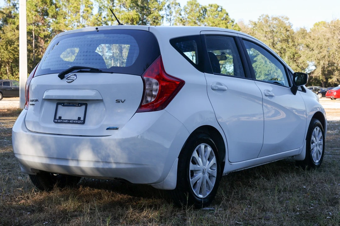 2015 Nissan Versa - Image 11 of 12