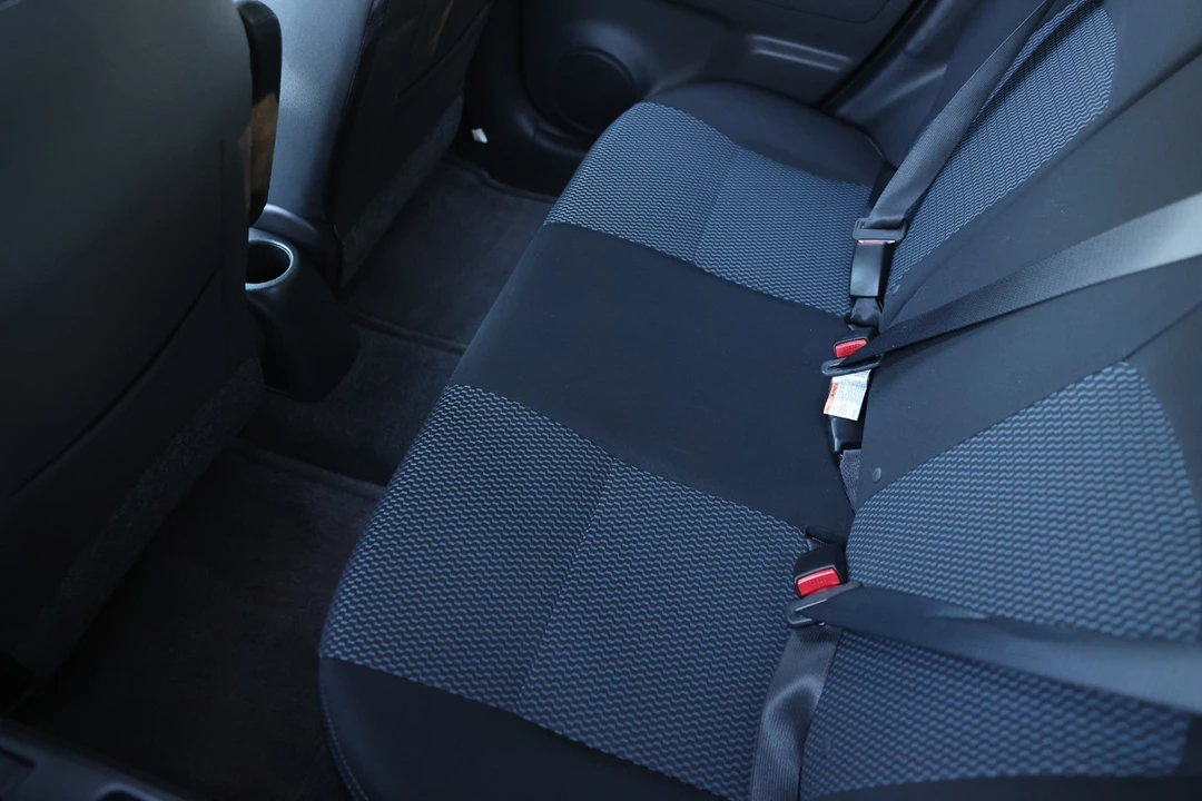2015 Nissan Versa - Image 10 of 12